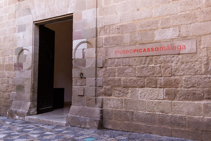 visit picasso museum free